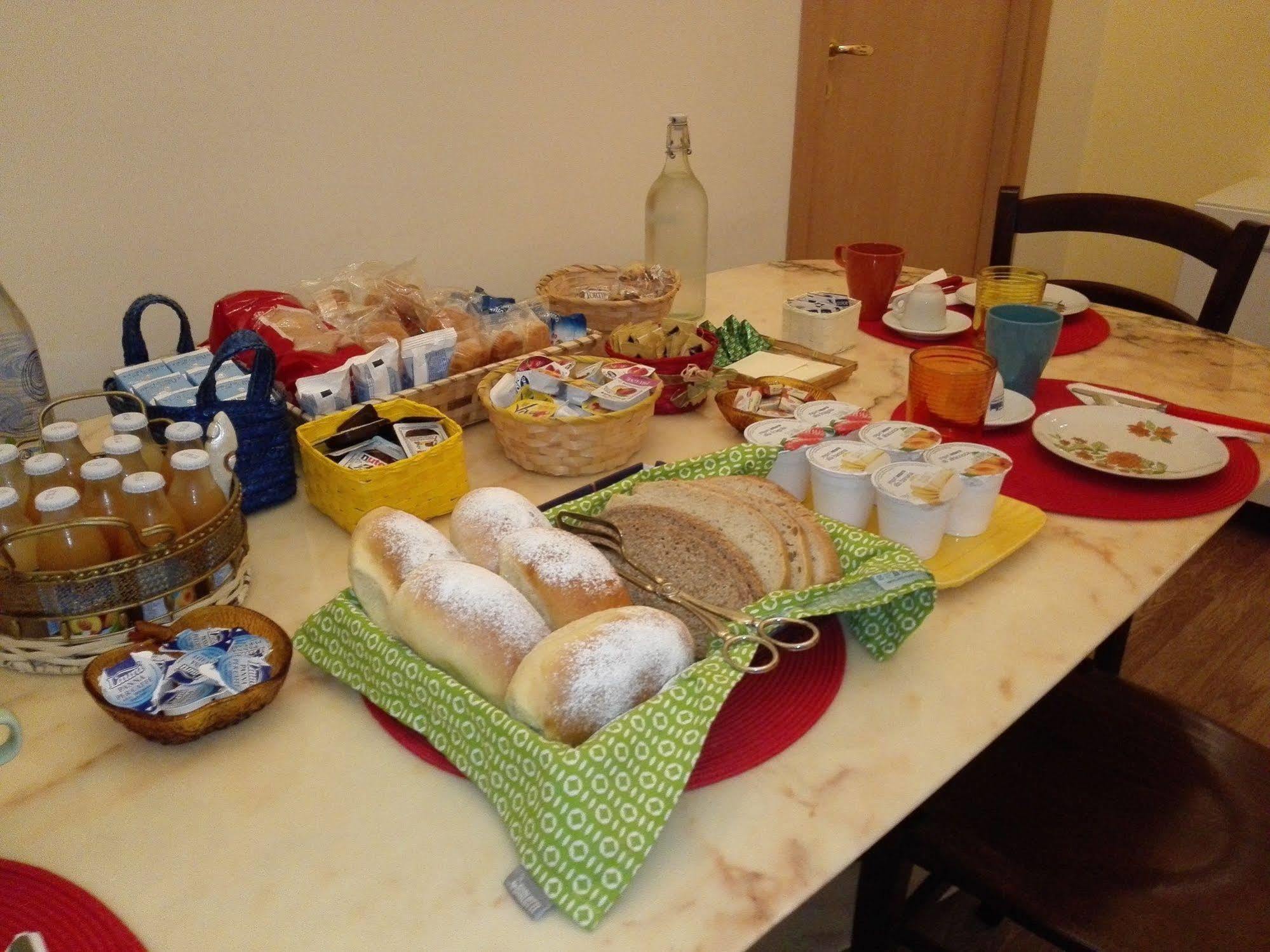 Bed And Breakfast Casa Mariella Naples Luaran gambar