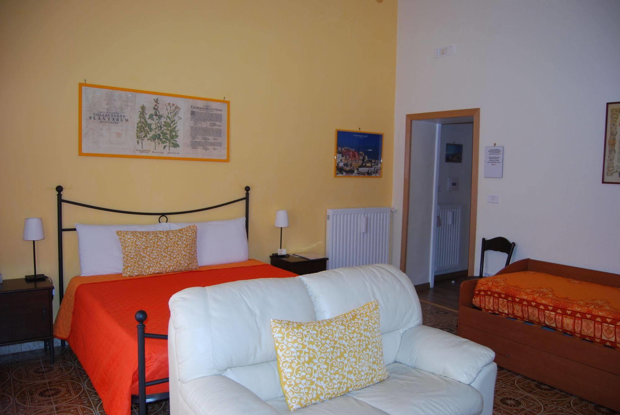 Bed And Breakfast Casa Mariella Naples Luaran gambar